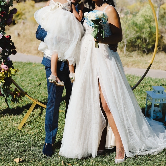 Davids Bridal Wedding Dress - Picture 2 of 4